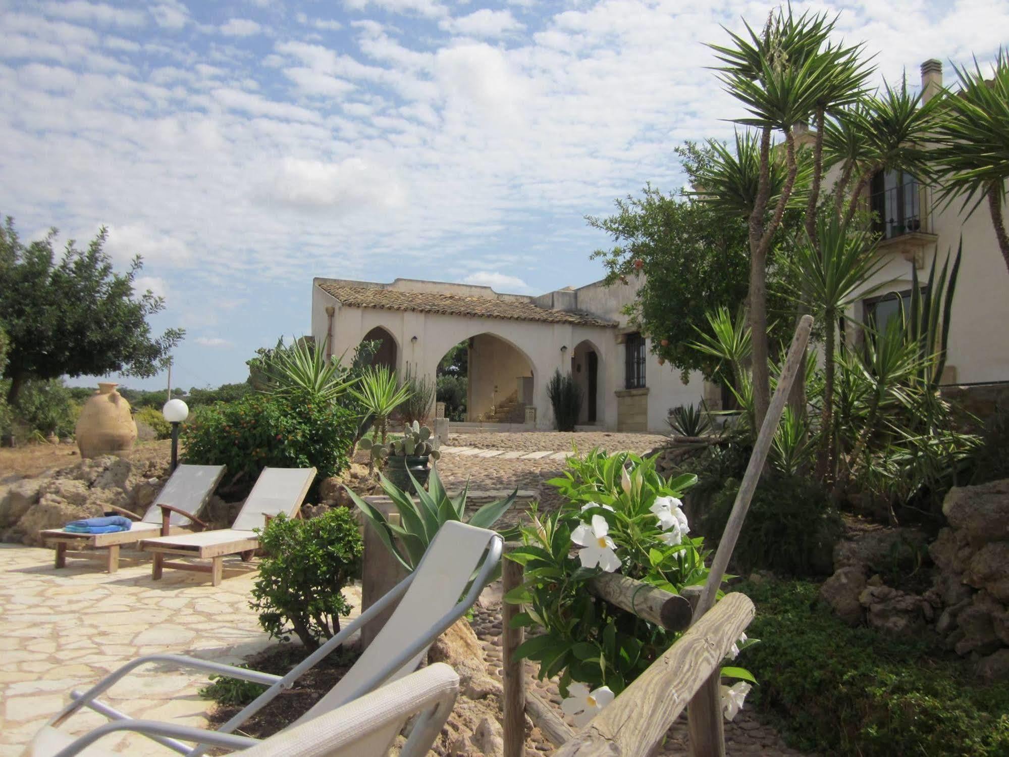 Casale Alma Bed & Breakfast Marsala Exterior photo