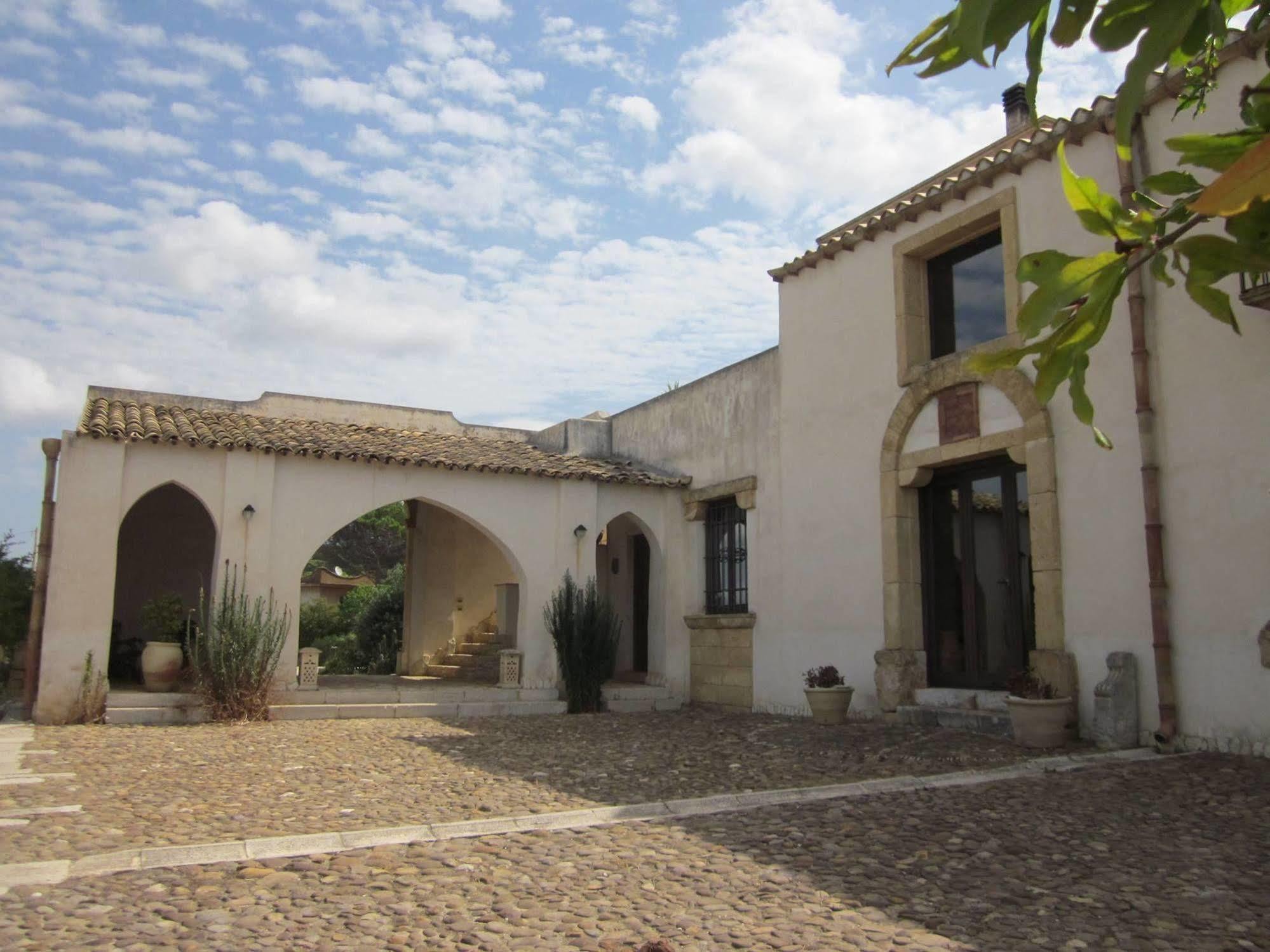 Casale Alma Bed & Breakfast Marsala Exterior photo